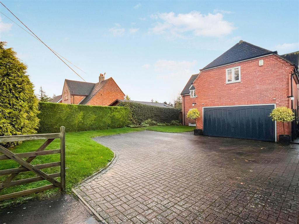 Road, Gaydon, Warwick 4 bed detached house for sale £625,000