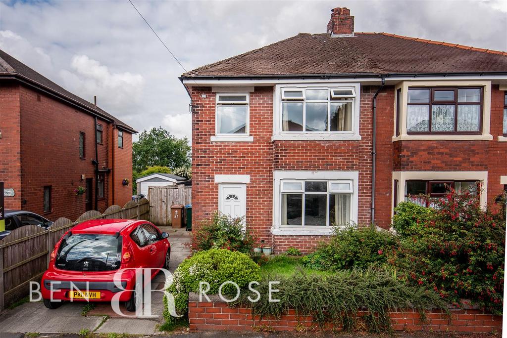 Rookwood Avenue, Chorley 3 bed house £950 pcm (£219 pw)