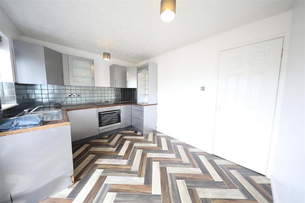 Kilton Court, Howdale Road, Hull 2 bed end of terrace house for sale