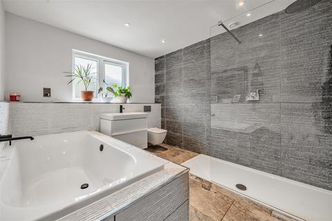 16 Meneth, Gweek, Helston, TR12 6UW