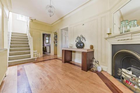 9 Temple Avenue, London, N20 9EJ