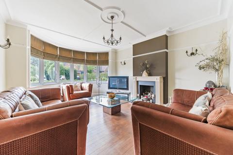 9 Temple Avenue, London, N20 9EJ