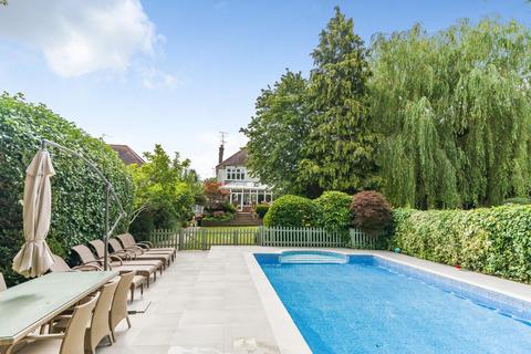 9 Temple Avenue, London, N20 9EJ