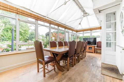 9 Temple Avenue, London, N20 9EJ