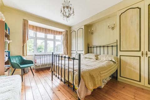 9 Temple Avenue, London, N20 9EJ