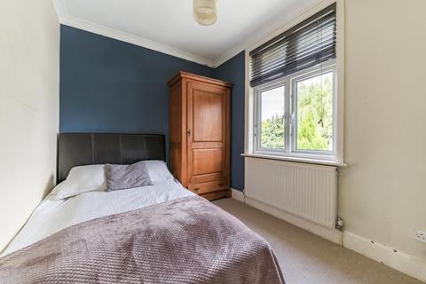 9 Temple Avenue, London, N20 9EJ