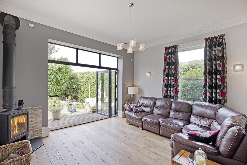 Bradford Road, Menston LS29 6 bed detached house for sale £1,050,000