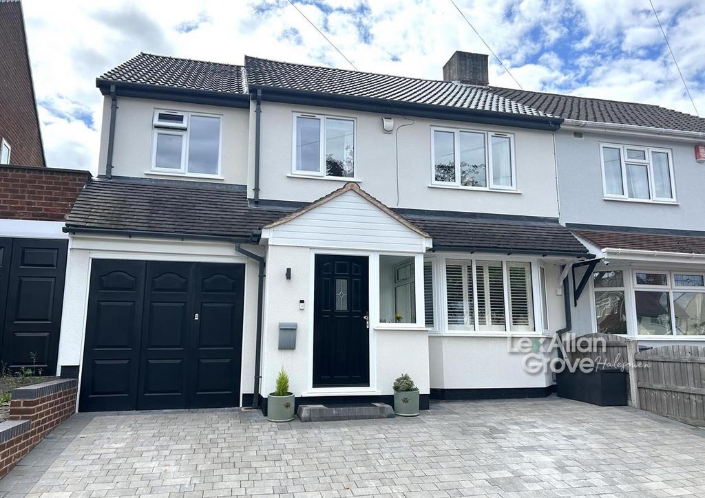 Willowsbrook Road, Halesowen 4 bed semidetached house £350,000