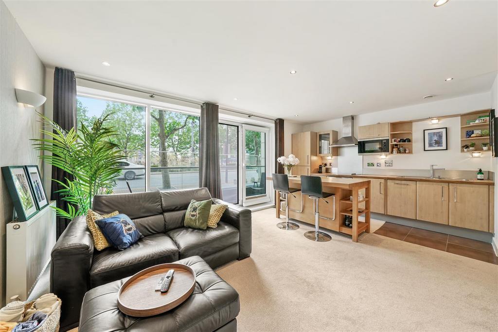 Alaska Apartments, Royal Victoria Dock, E16 1BW 1 bed flat for sale £