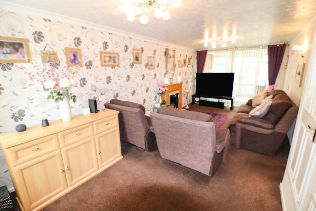 Tresillian Road, Exhall, Coventry 3 bed terraced house for sale £220,000