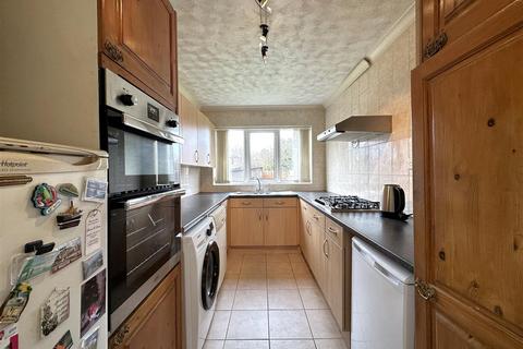 16 Gladstone Road, Newark, NG24 4HZ