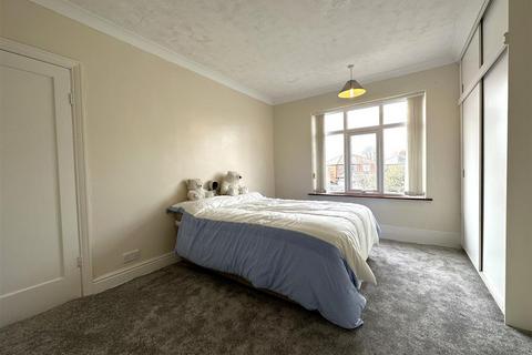 16 Gladstone Road, Newark, NG24 4HZ
