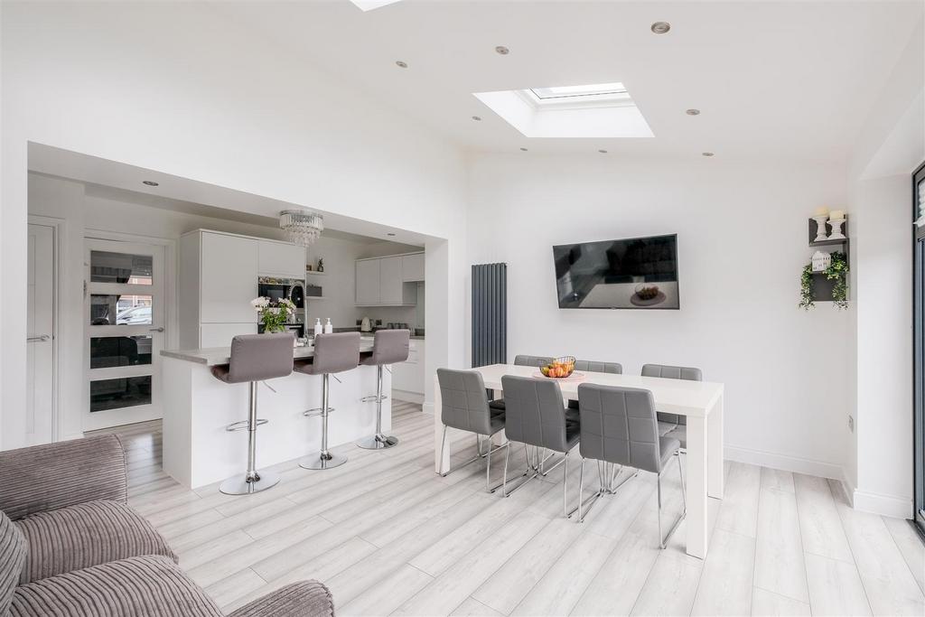 Open Plan Kitchen/Diner/Living Room