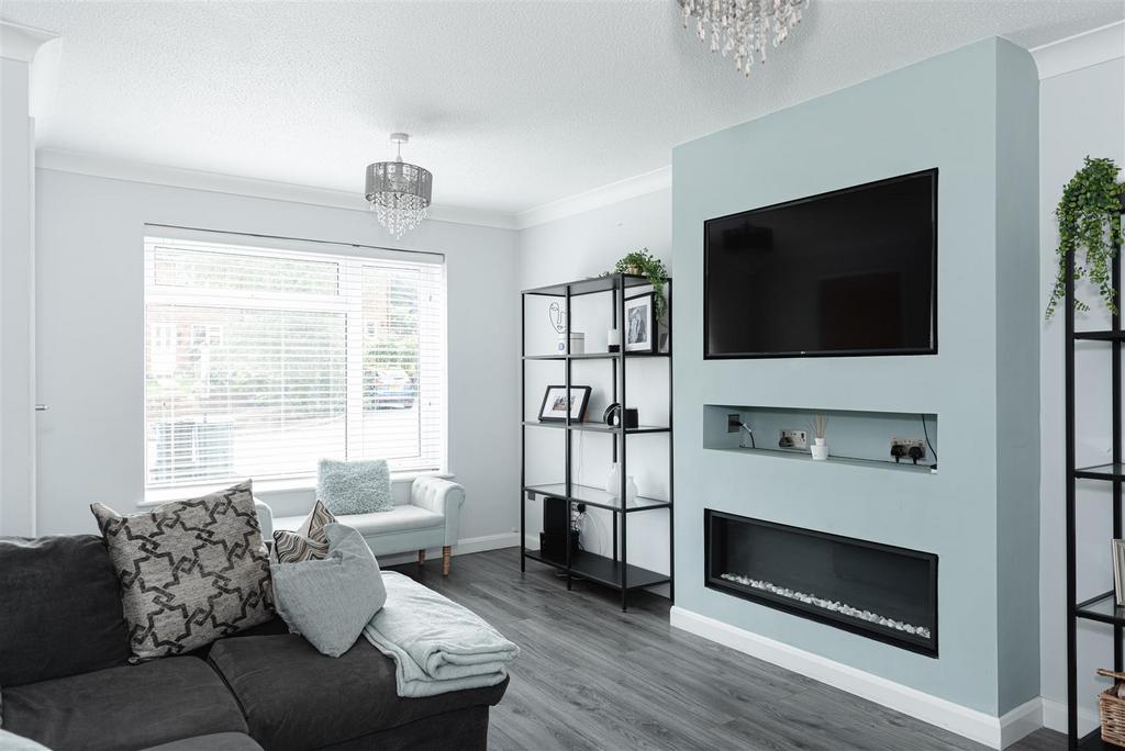 Spencer Way, Redhill 3 bed house for sale £385,000