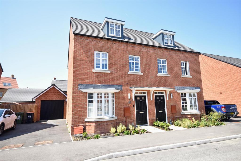 Chadwick Crescent, Leighton Buzzard 3 bed semidetached house £415,000