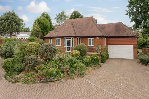 1 Sandy Croft, Epsom, KT17 3DP
