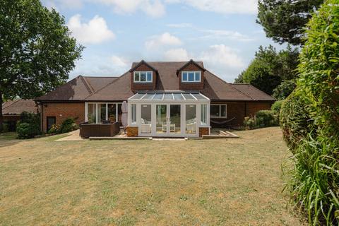 1 Sandy Croft, Epsom, KT17 3DP