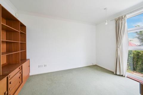 240 Chipstead Way, Woodmansterne, Banstead, SM7 3LQ