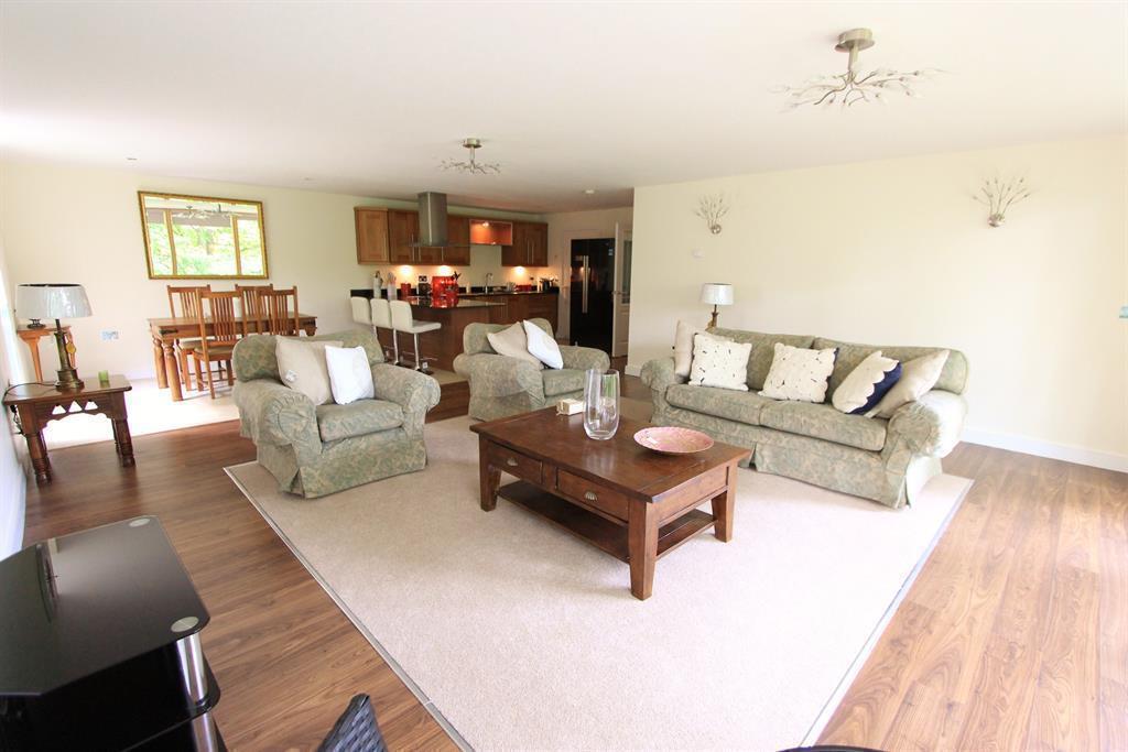 Riverdale Road, Sheffield, S10 3FZ 3 bed flat £1,800 pcm (£415 pw)