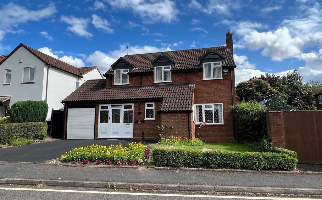 Tennyson Avenue, Four Oaks, Sutton Coldfield 3 bed detached house for