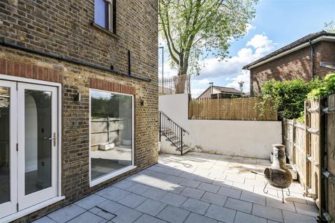 2 bedroom apartment to rent, Silverthorne Road, Clapham, SW8