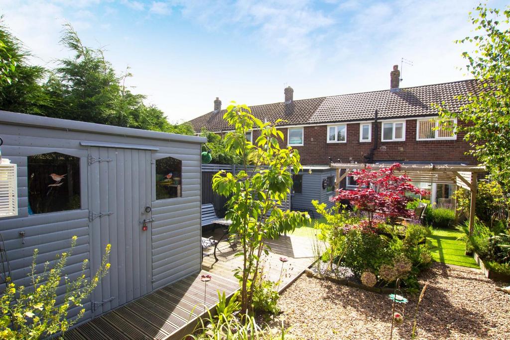 Birch Hall Avenue, Darwen 3 bed townhouse for sale £170,000