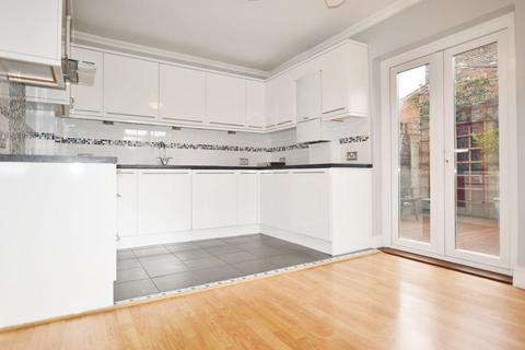 14 Botha Road, London, E13 8PQ