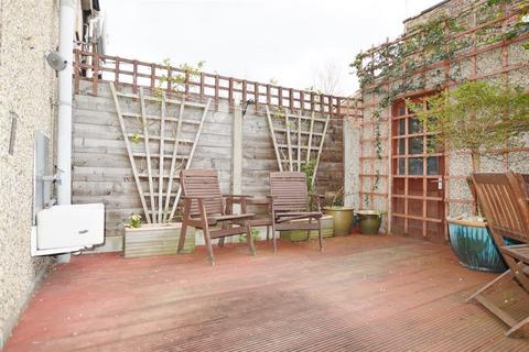 14 Botha Road, London, E13 8PQ
