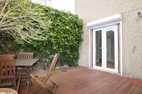 14 Botha Road, London, E13 8PQ