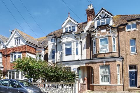 Flat 2, 27 Eversley Road, Bexhill-on-sea, TN40 1HA