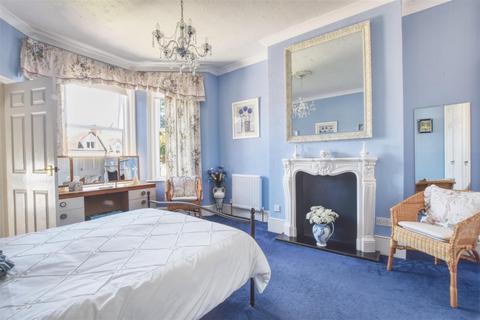 Flat 2, 27 Eversley Road, Bexhill-on-sea, TN40 1HA