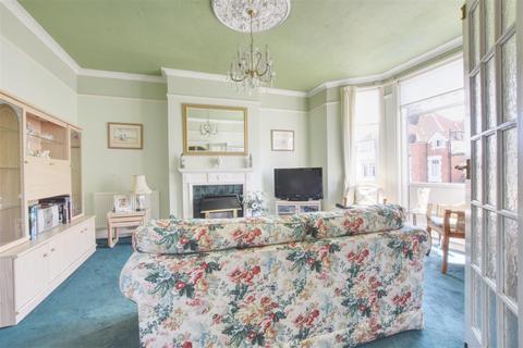 Flat 2, 27 Eversley Road, Bexhill-on-sea, TN40 1HA