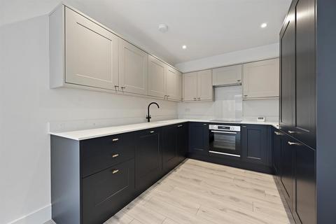 2 bedroom flat for sale, Rosemont Road, London NW3