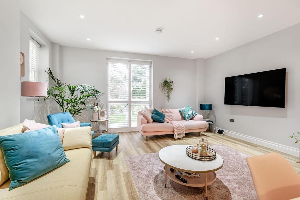8521280-interior21.jpg