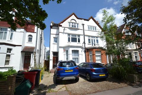 2 bedroom flat for sale - Queen Anne Avenue, Bromley