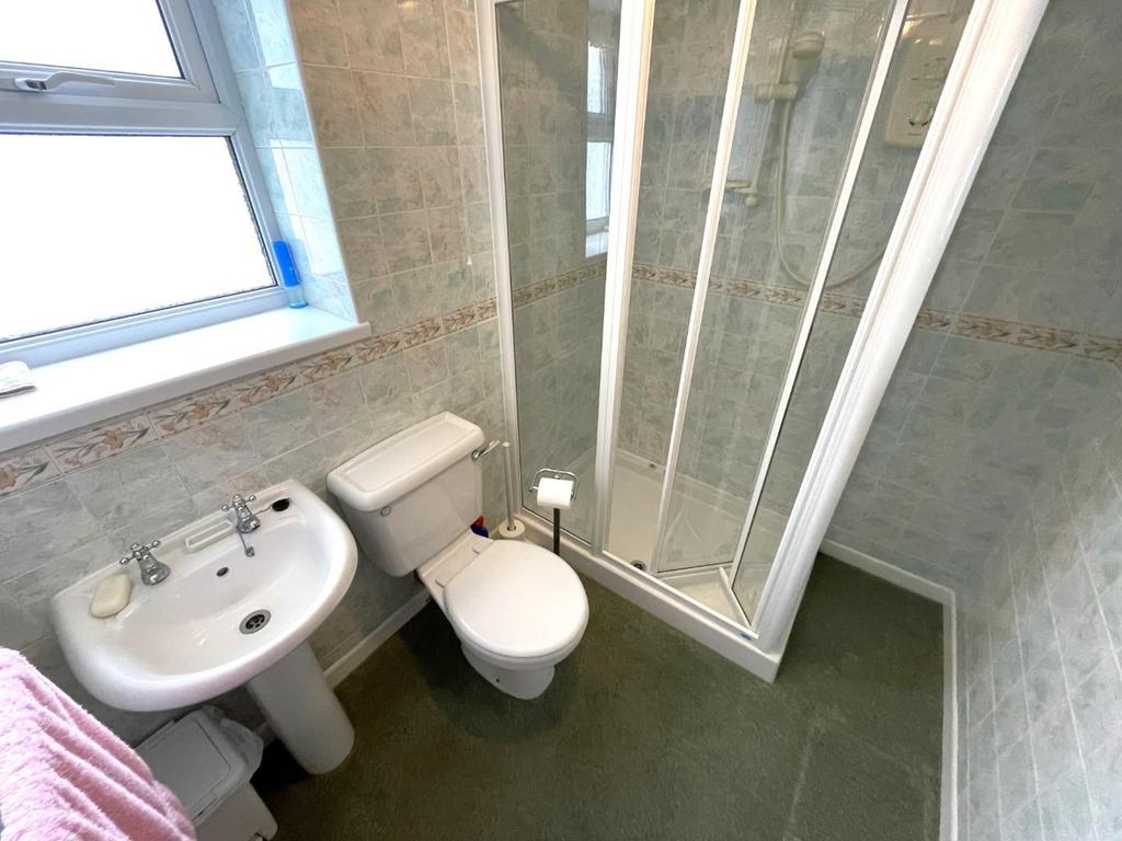 Shower Rm.jpeg