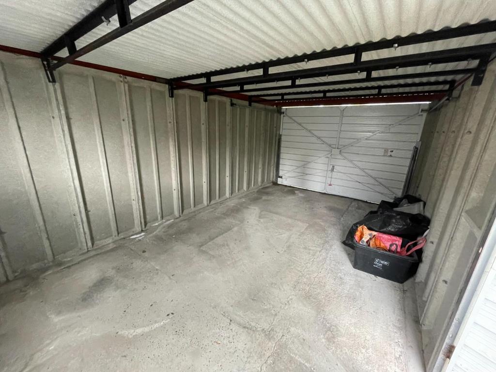 Garage.jpeg