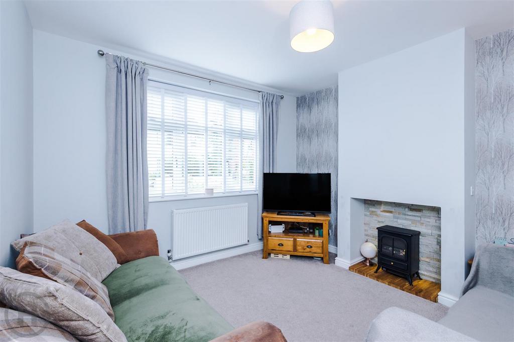 Green Avenue, Astley, Manchester 3 bed semidetached house £260,000