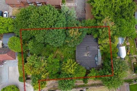 18 Chichester Road, Greenhithe, DA9 9JT