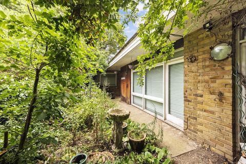 18 Chichester Road, Greenhithe, DA9 9JT
