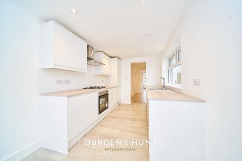 22 Salisbury Road, Romford, RM2 5TP