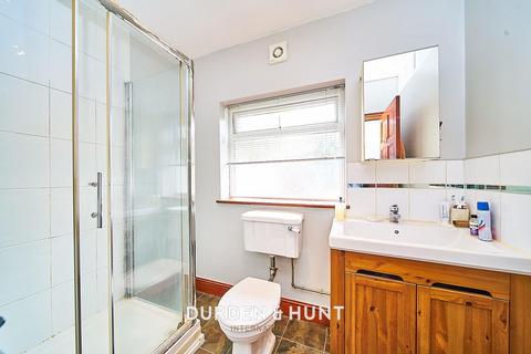 5 Shaftesbury Road, Romford, RM1 2QH