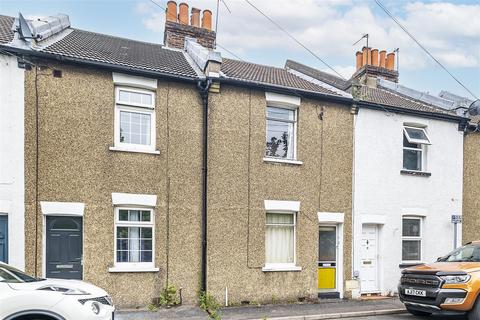 4 Beaconsfield Place, Epsom, KT17 4BD