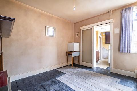 4 Beaconsfield Place, Epsom, KT17 4BD
