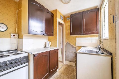 4 Beaconsfield Place, Epsom, KT17 4BD