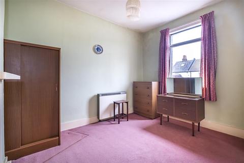 4 Beaconsfield Place, Epsom, KT17 4BD