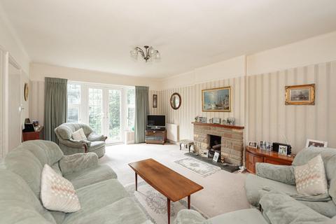 156 Great Tattenhams, Epsom, KT18 5SF