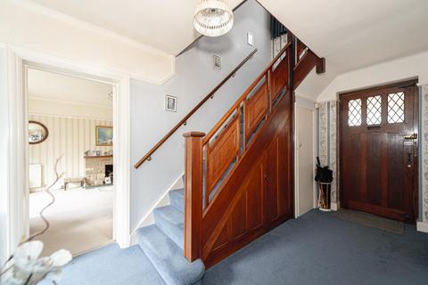 156 Great Tattenhams, Epsom, KT18 5SF