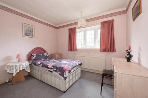 156 Great Tattenhams, Epsom, KT18 5SF