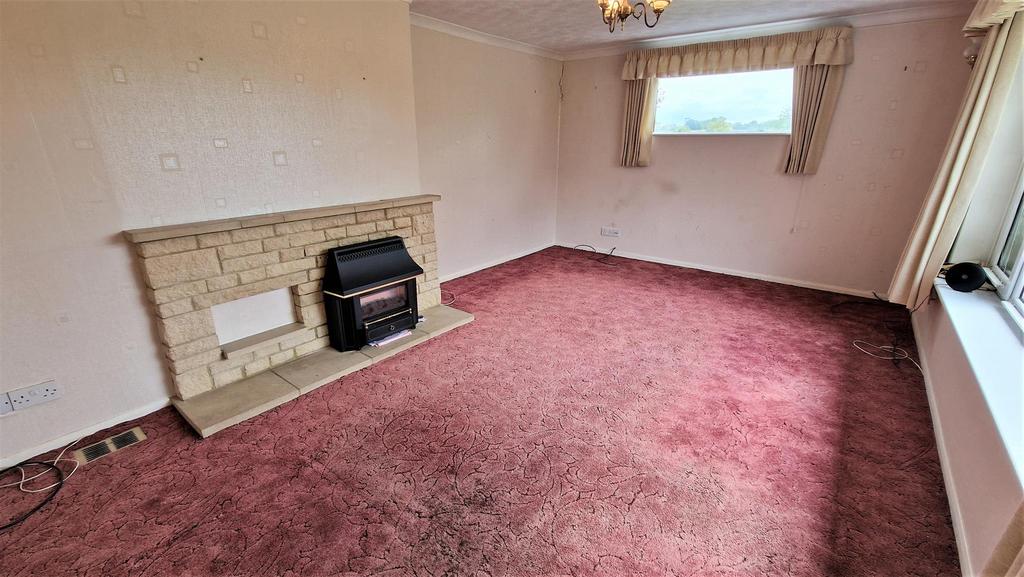Wessington Park, Calne 3 bed detached bungalow for sale £425,000
